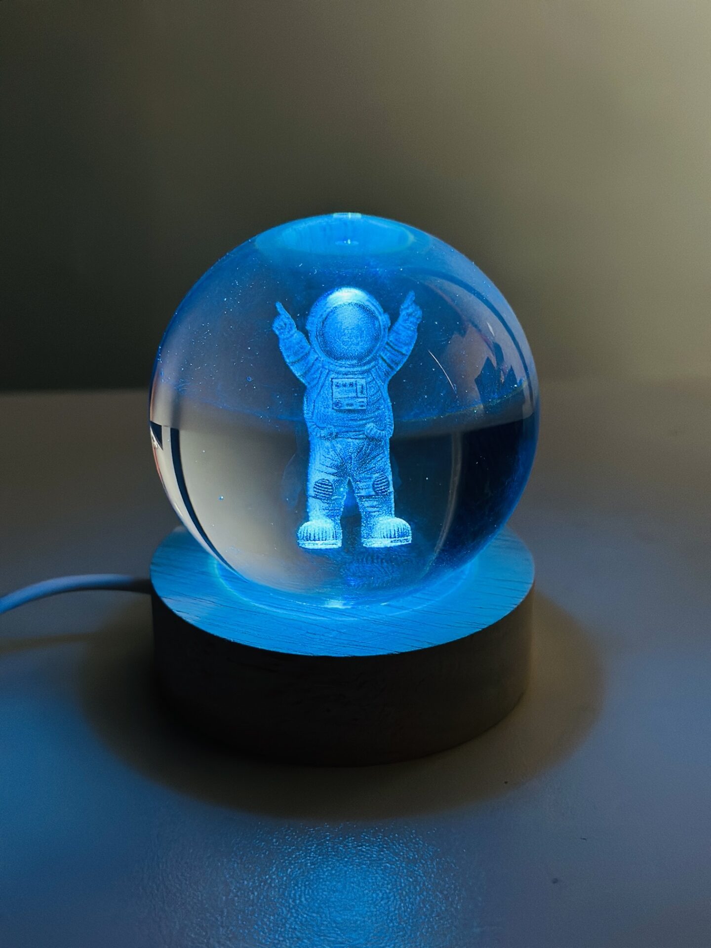 Color Changing LED 3D Crystal Ball – Astronaut Price in Bangladesh,